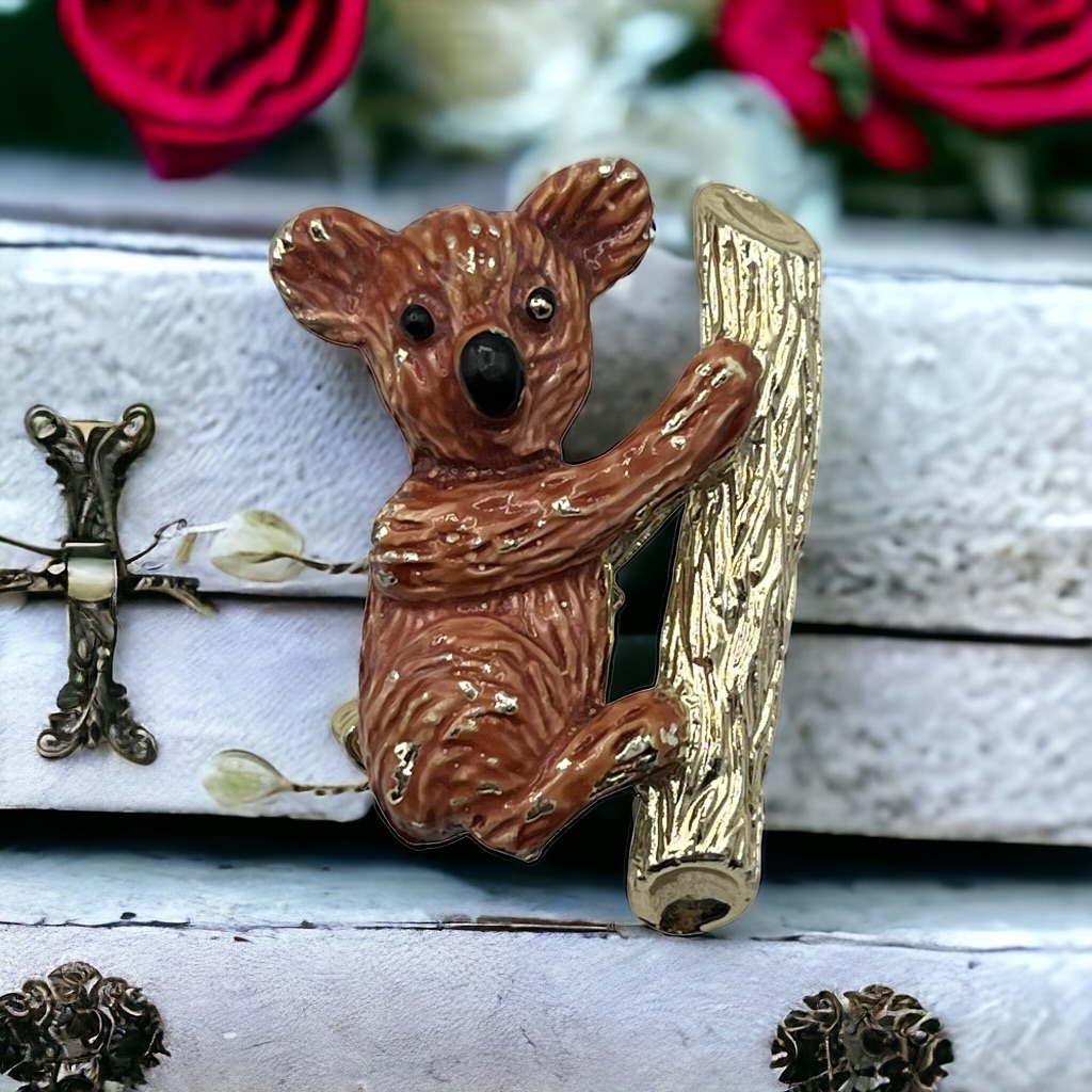 Vintage 1960 Gerrys Koala Bear Light Brown Enamel Gold Tone Animal Brooch Pin 25$